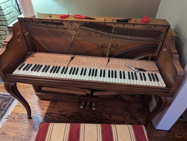 montclair - goerge steck compact console piano tuning